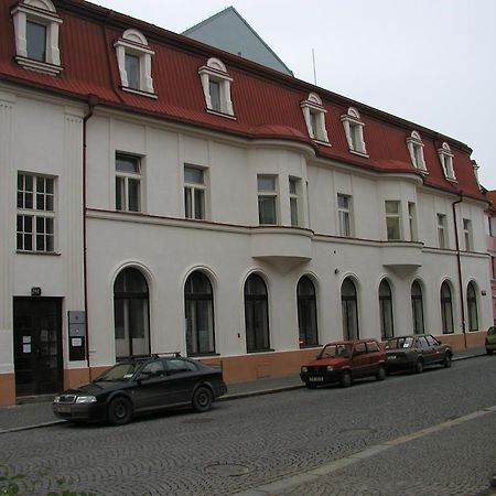 Hotel Mrázek Pardubice Kültér fotó