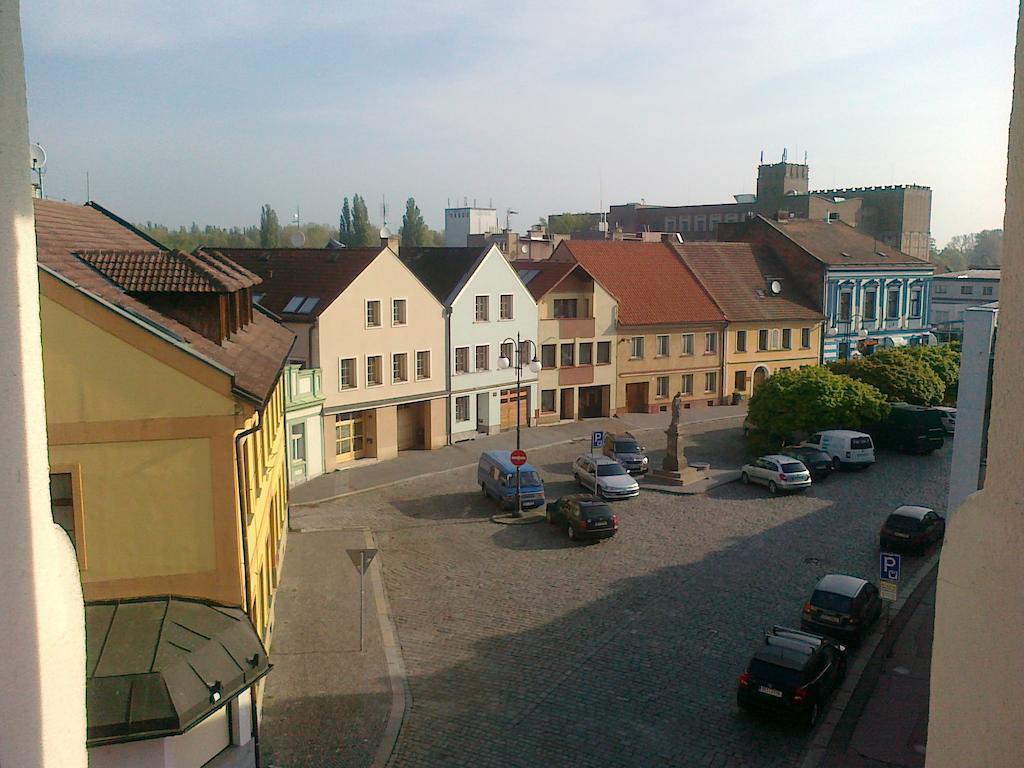 Hotel Mrázek Pardubice Kültér fotó